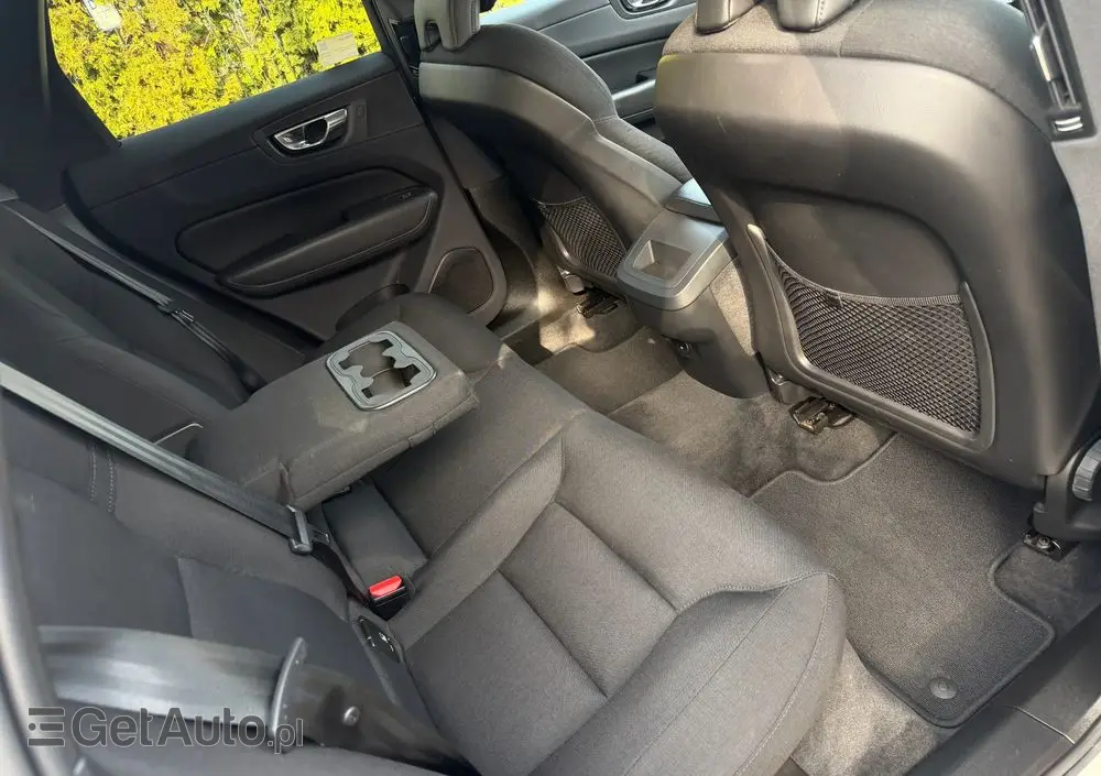 VOLVO XC 60 B4 B Momentum Pro