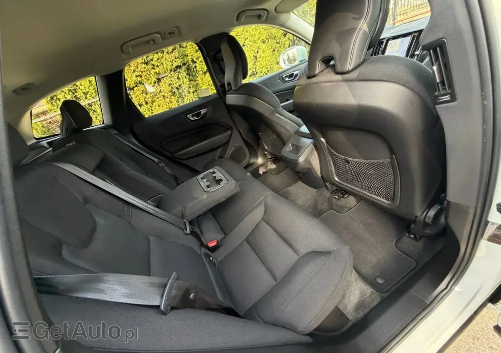 VOLVO XC 60 B4 B Momentum Pro