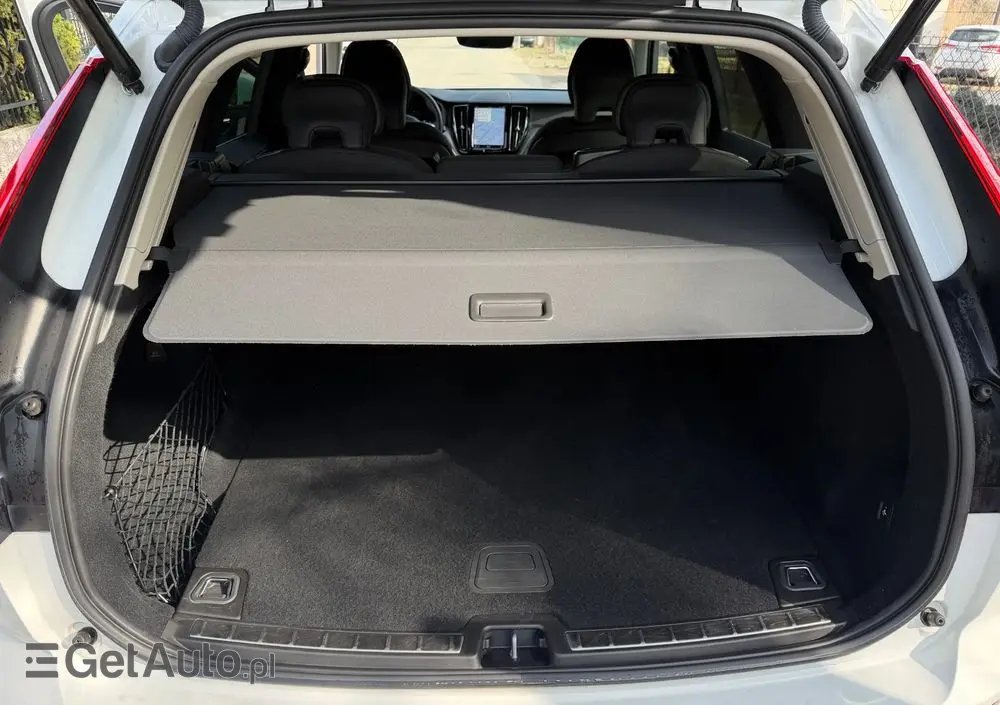 VOLVO XC 60 B4 B Momentum Pro