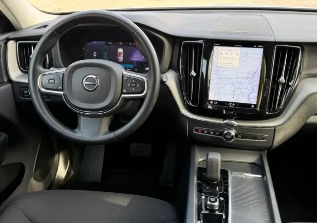 VOLVO XC 60 B4 B Momentum Pro