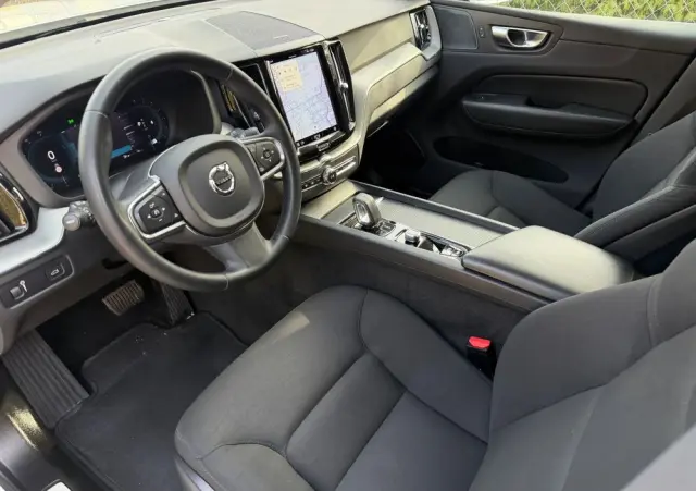 VOLVO XC 60 B4 B Momentum Pro