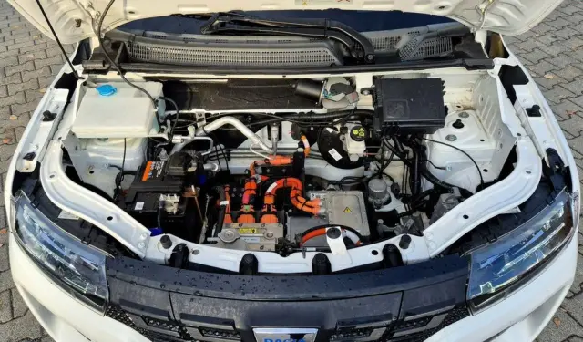 DACIA Spring 27.4kWh Essential