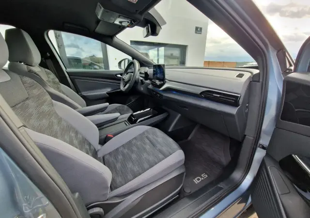 VOLKSWAGEN ID.4 77kWh Pro Performance