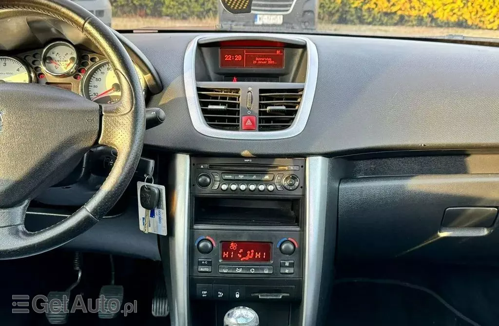 PEUGEOT 207 