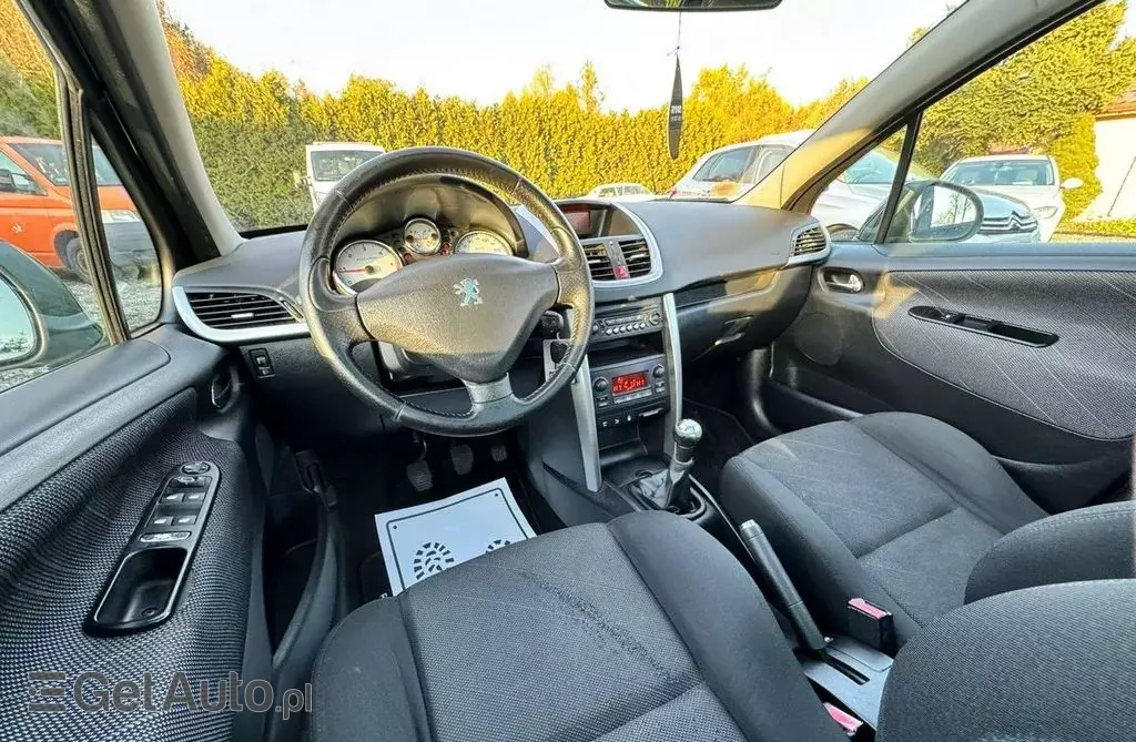 PEUGEOT 207 