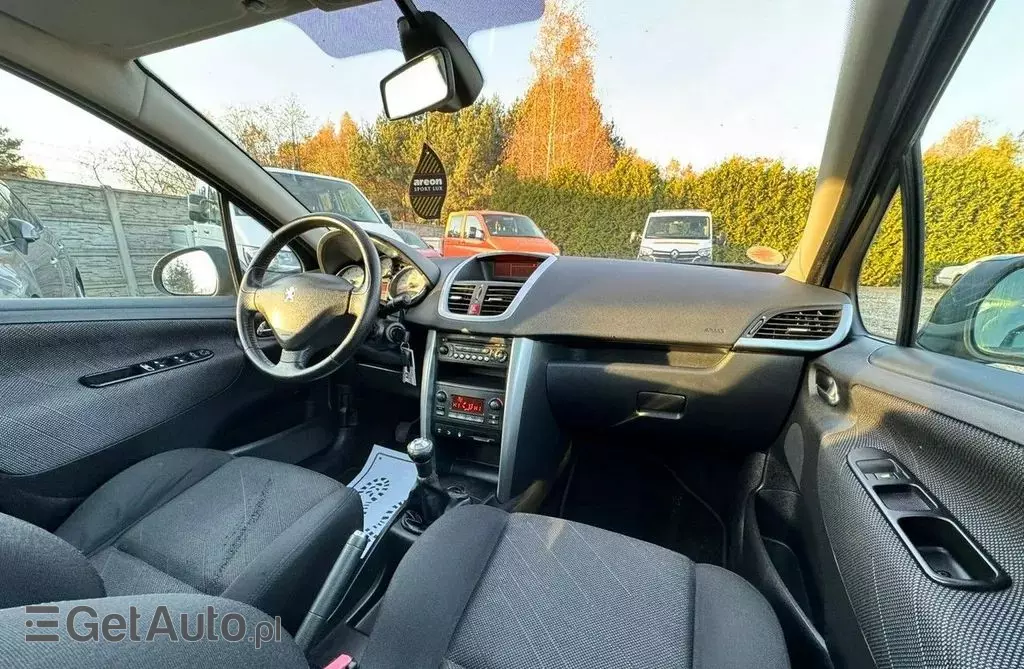 PEUGEOT 207 