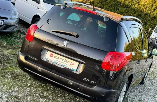 PEUGEOT 207 