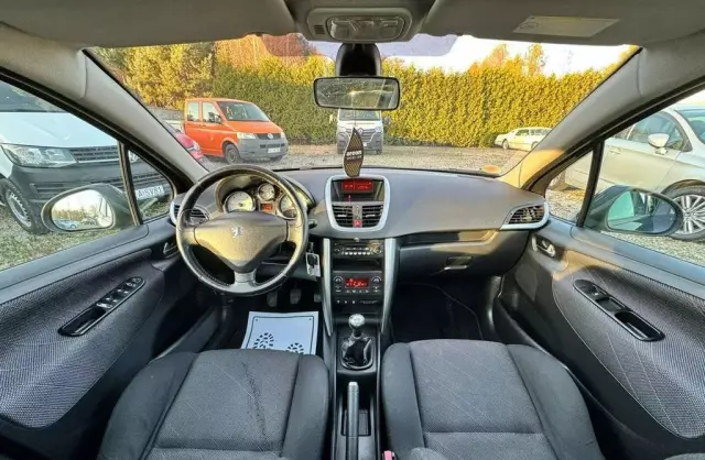 PEUGEOT 207 