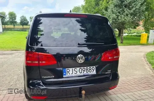 VOLKSWAGEN Touran 