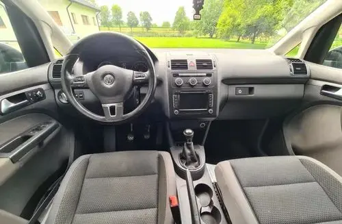 VOLKSWAGEN Touran 