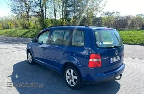 VOLKSWAGEN Touran 
