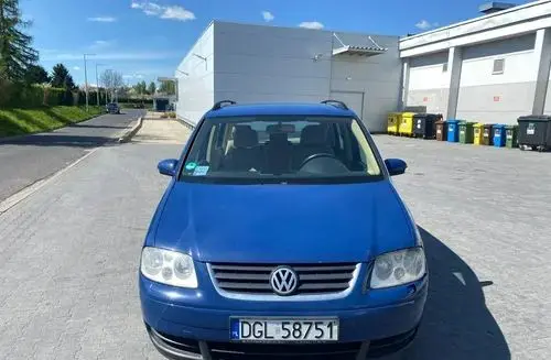 VOLKSWAGEN Touran 