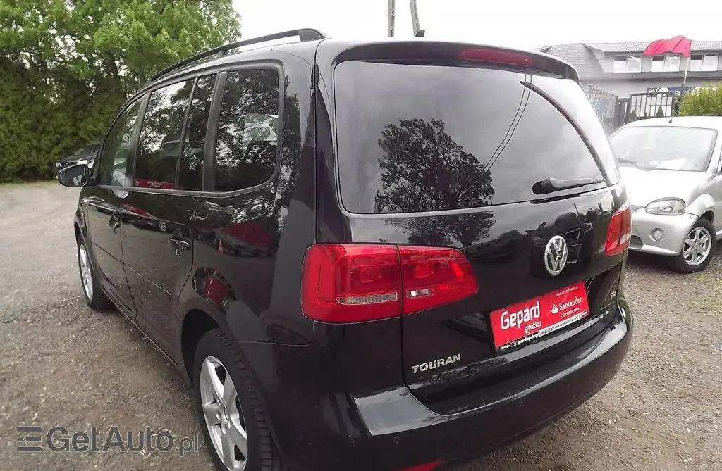 VOLKSWAGEN Touran 