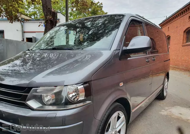 VOLKSWAGEN Multivan 