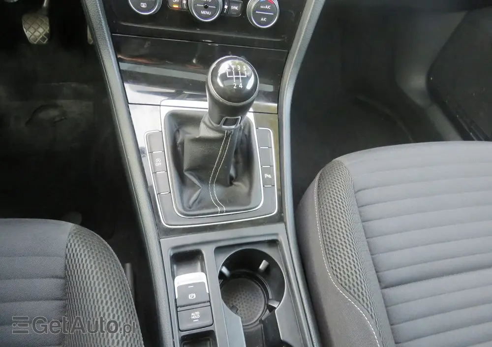 VOLKSWAGEN Golf 1.6 TDI Comfortline