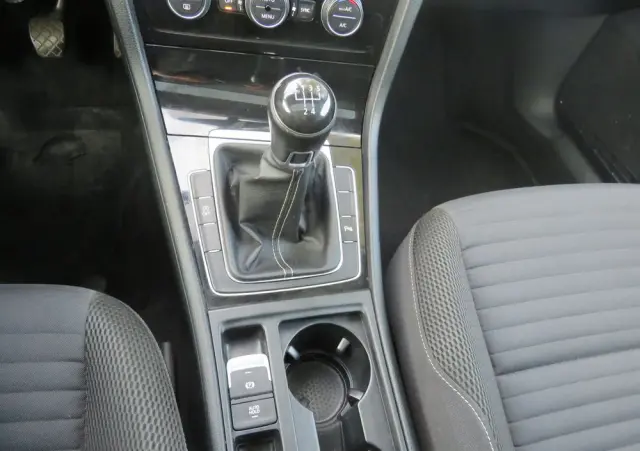 VOLKSWAGEN Golf 1.6 TDI Comfortline