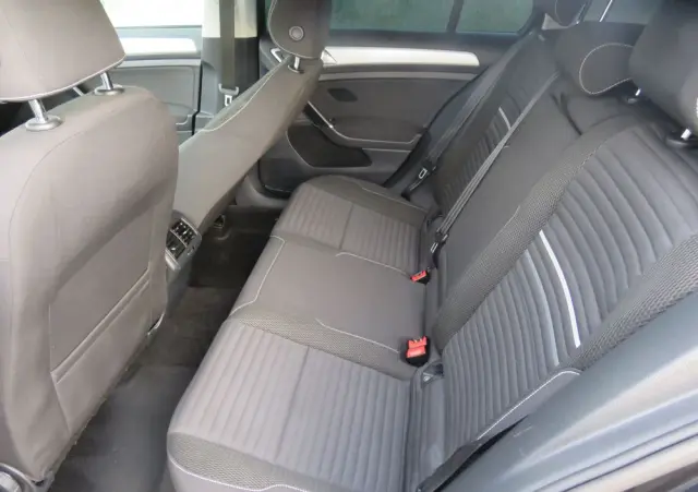 VOLKSWAGEN Golf 1.6 TDI Comfortline