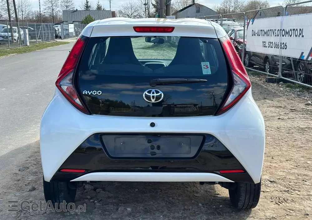 TOYOTA Aygo X-play
