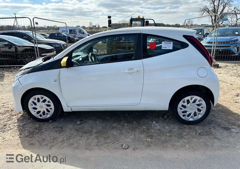 TOYOTA Aygo X-play