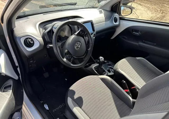 TOYOTA Aygo X-play