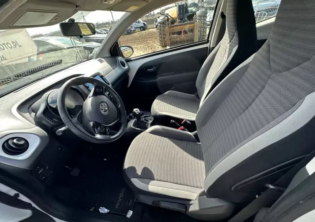 TOYOTA Aygo X-play