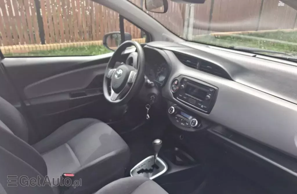 TOYOTA Yaris 