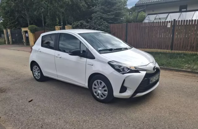 TOYOTA Yaris 