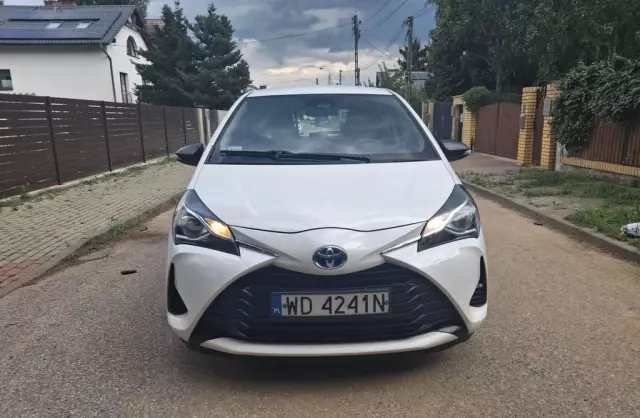 TOYOTA Yaris 