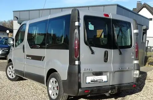 OPEL Vivaro 
