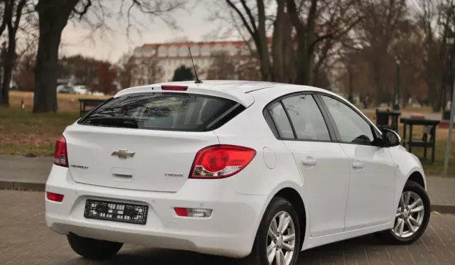CHEVROLET Cruze 