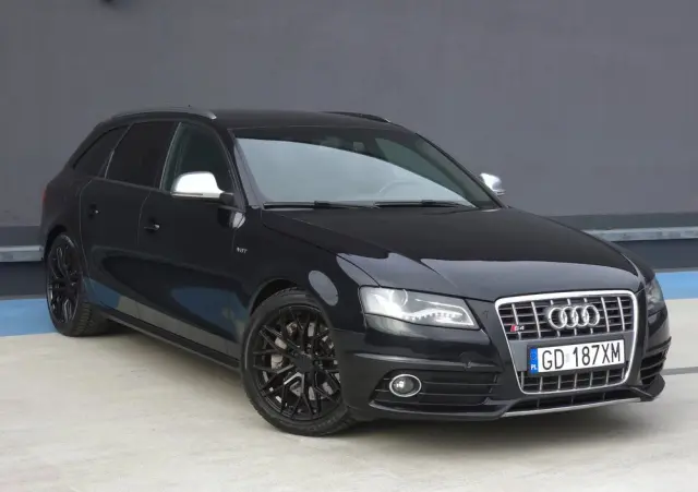 AUDI S4 Avant S tronic