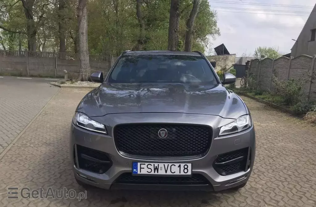 JAGUAR F-Pace 