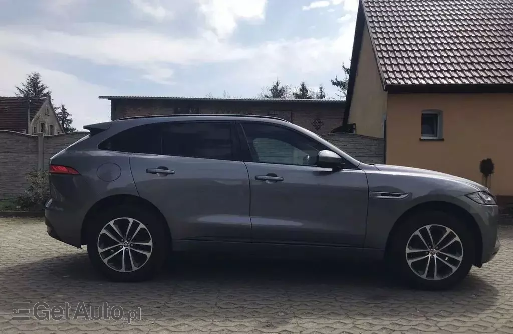 JAGUAR F-Pace 