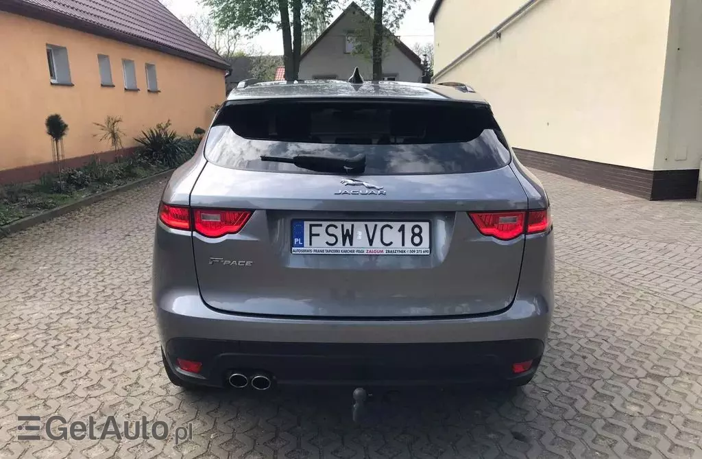 JAGUAR F-Pace 