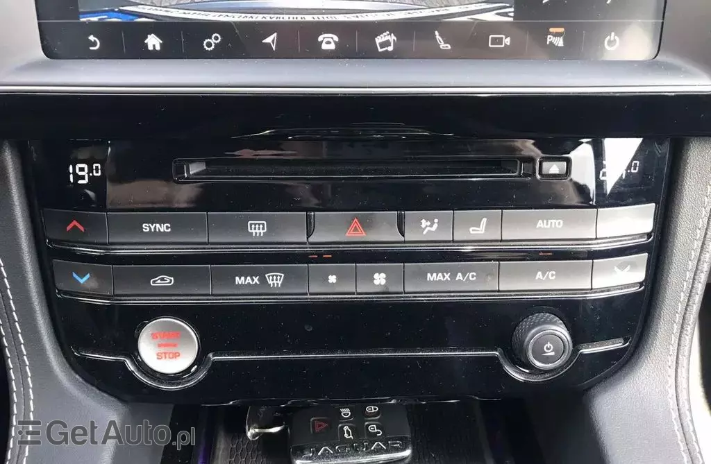 JAGUAR F-Pace 
