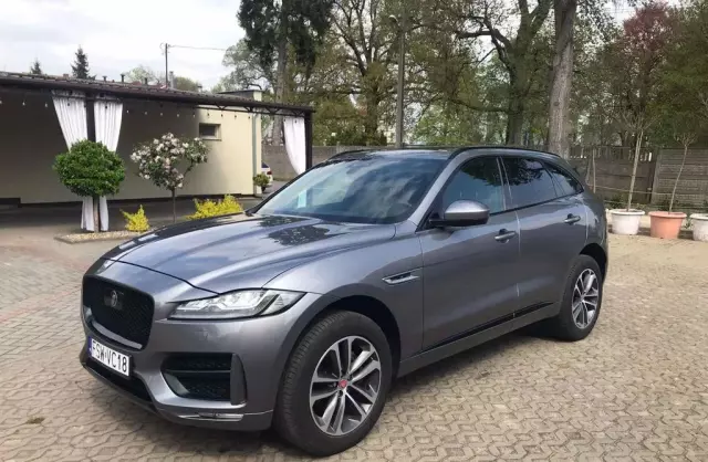 JAGUAR F-Pace 