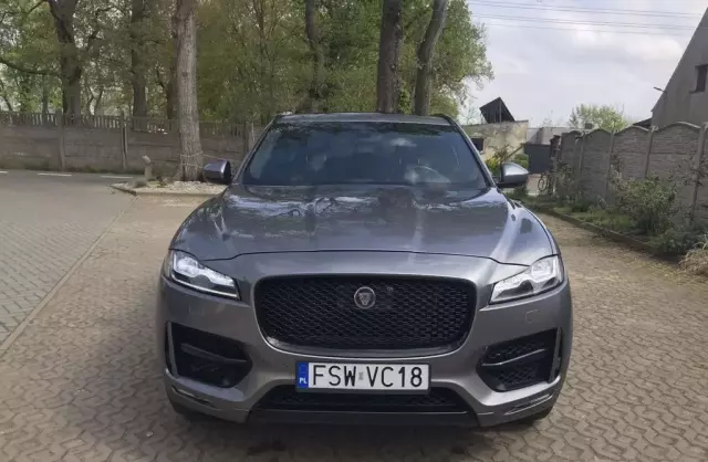 JAGUAR F-Pace 
