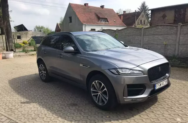 JAGUAR F-Pace 