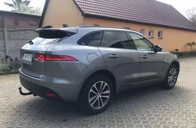 JAGUAR F-Pace 