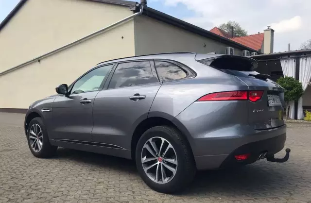 JAGUAR F-Pace 