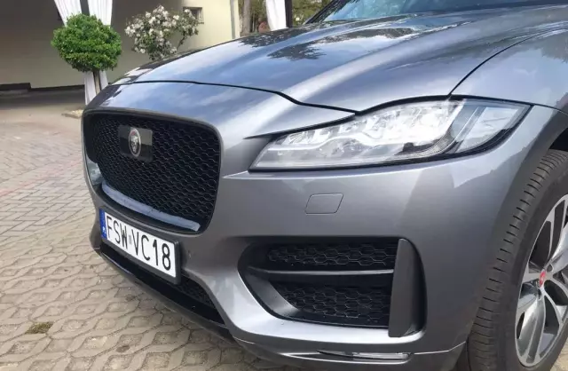 JAGUAR F-Pace 