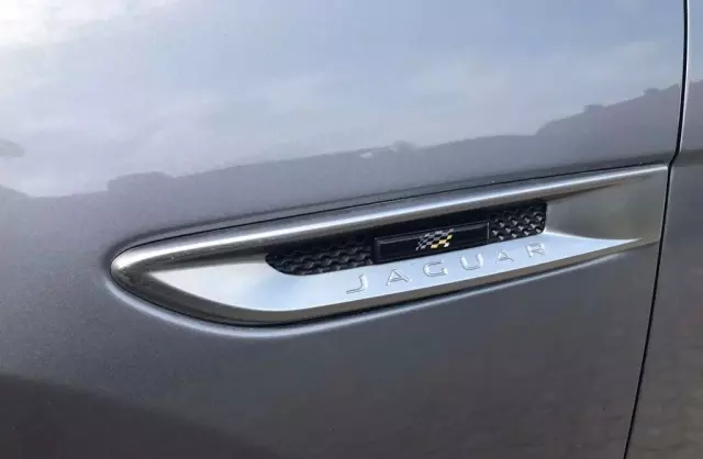 JAGUAR F-Pace 