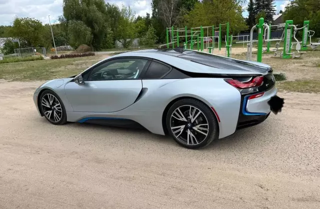 BMW I8 