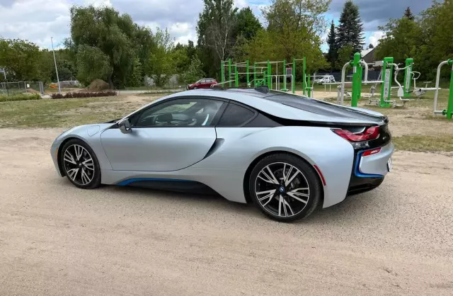 BMW I8 