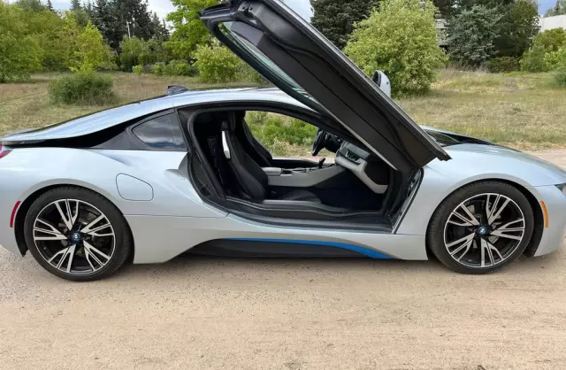 BMW I8 