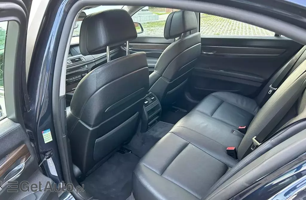 BMW Seria 7 730d (245 KM) Steptronic DPF