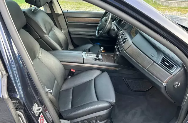 BMW Seria 7 730d (245 KM) Steptronic DPF