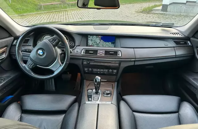 BMW Seria 7 730d (245 KM) Steptronic DPF