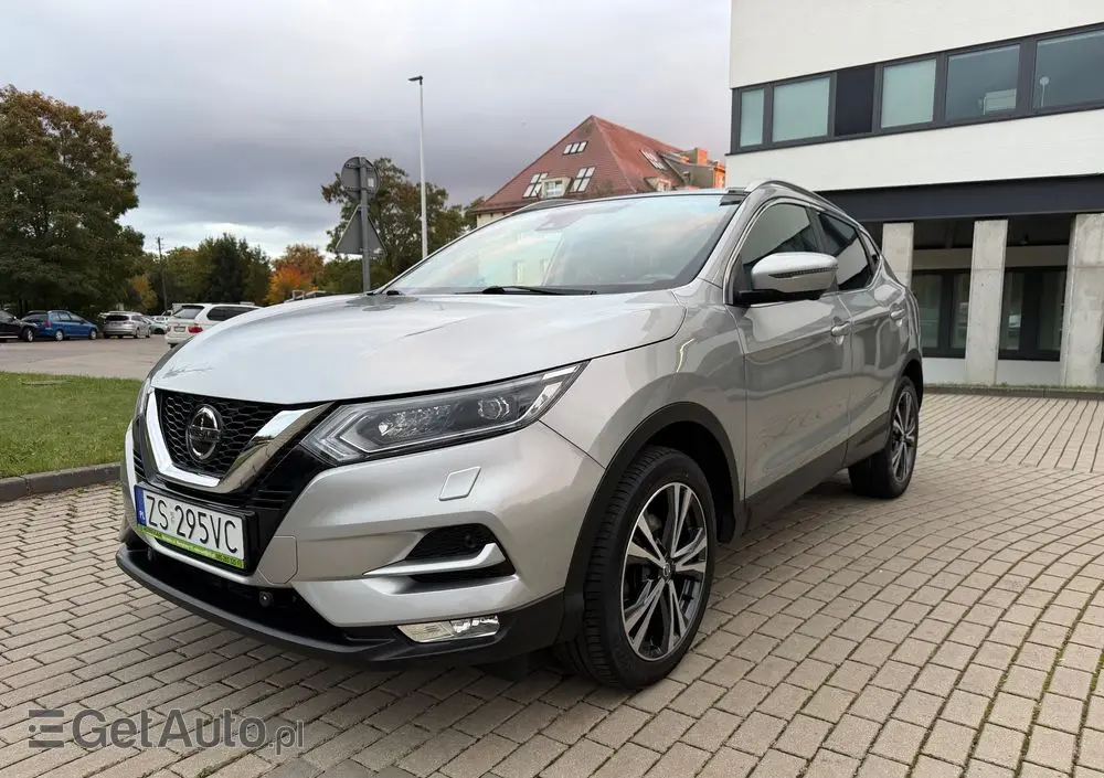 NISSAN Qashqai 1.2 DIG-T Tekna Xtronic