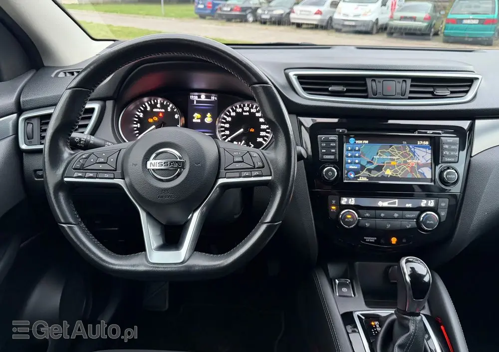 NISSAN Qashqai 1.2 DIG-T Tekna Xtronic